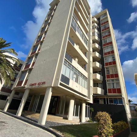 Modern Rooms Available Close To The Beach In Humewood Port Elizabeth Eksteriør billede